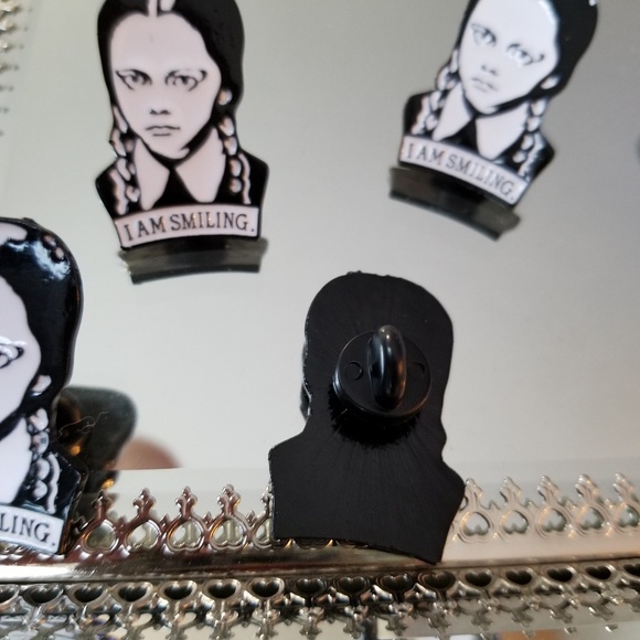 🖤Wednesday pin - Picture 3 of 3